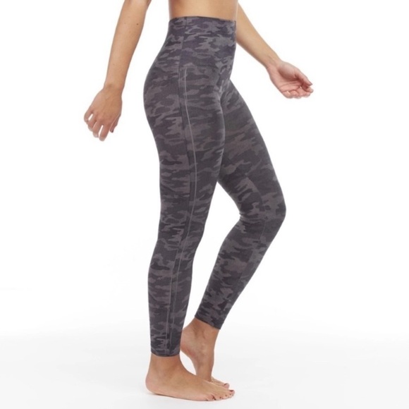 SPANX Seamless Look At Me Now Heathered Camo Leggings Size M - Picture 2 of 7